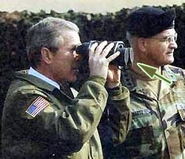 Bush con binoculares